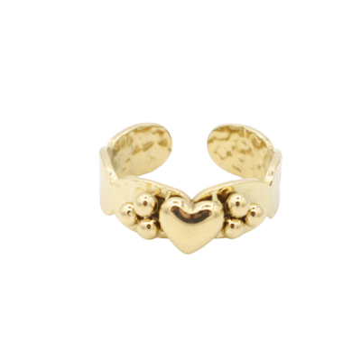 Goudkleurige open ring met een centraal hartmotief, geflankeerd door kleine kraaltjes.