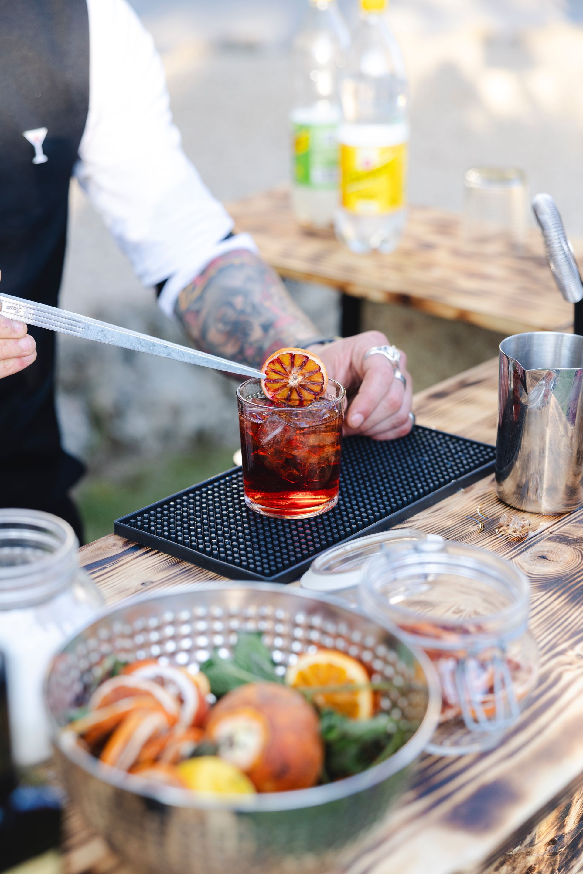 Evento elegante con ospiti e drink