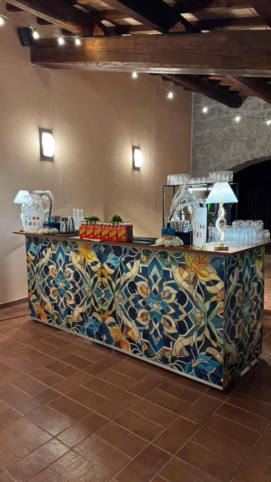 Cocktail station Barman Express sotto il portico di La Gramignana