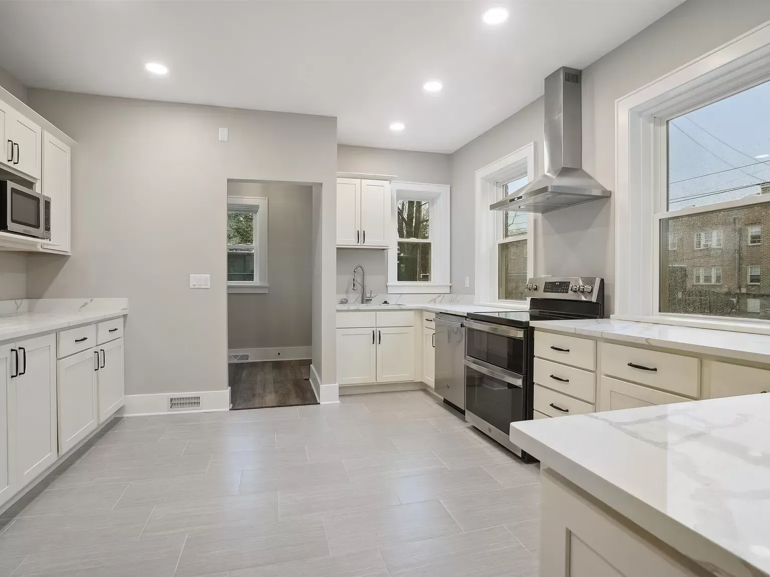 Contemporary Kitchen Remodel in Dubuque, IA by AMC Homes LLC project photo