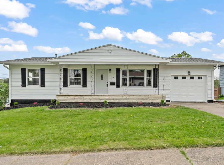 1734 Lori St Dubuque