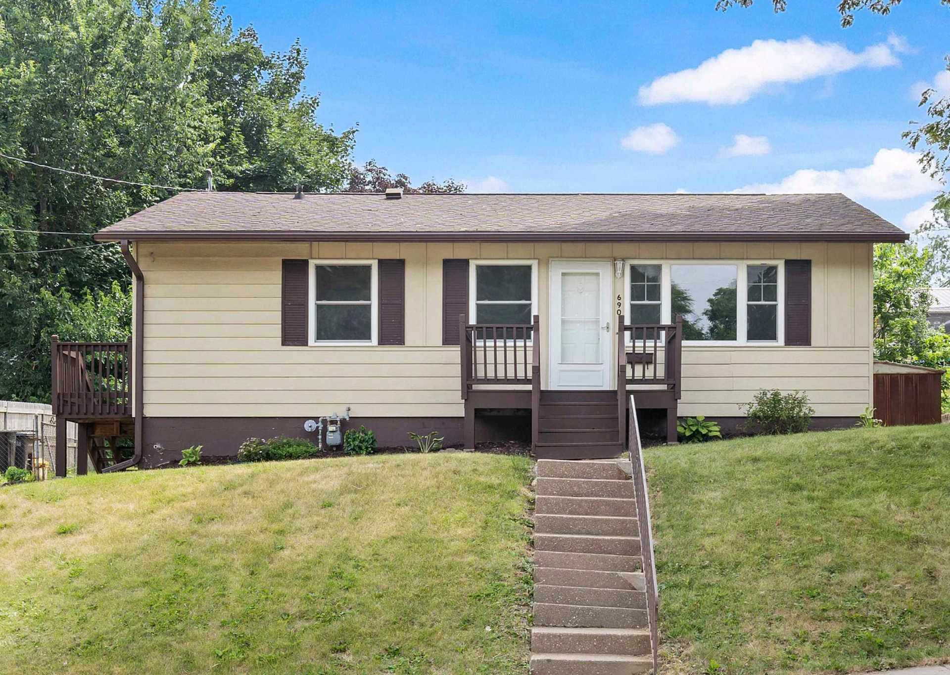 690 Kane St Dubuque