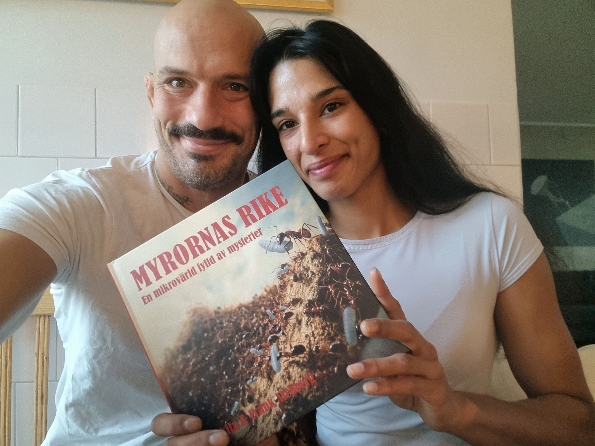 Författaren Shakila Aschberg och illustratören Frank Aschberg på Stevali Bokförlag.