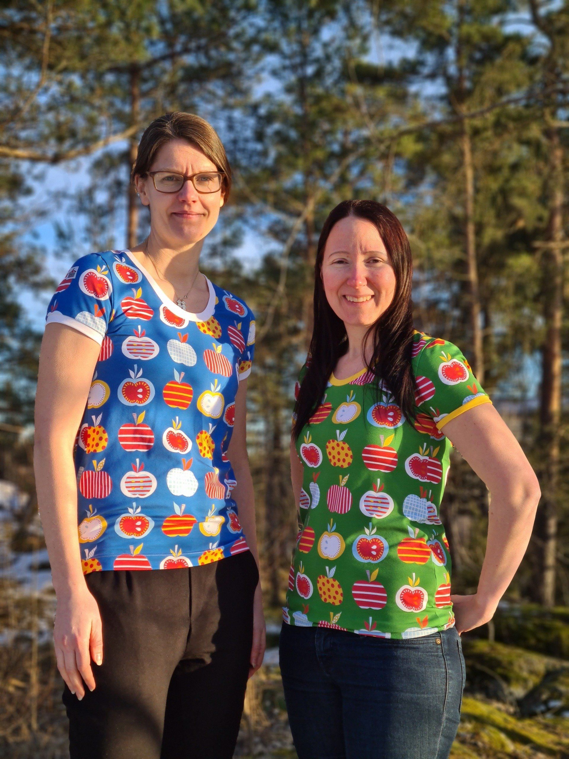 Författaren Malin Karlsson (till vänster) på Stevali Bokförlag.