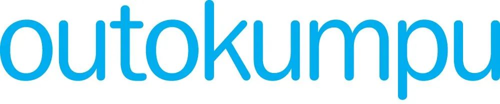 Het Outokumpu-logo in lichtblauwe tekst op een witte achtergrond.