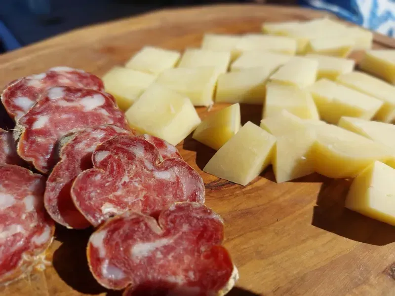 salame e formaggio brunch Rosa dei Venti 5 terre boats Tours