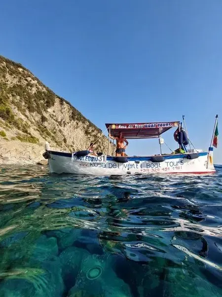 imbarcazione per tour mattino 