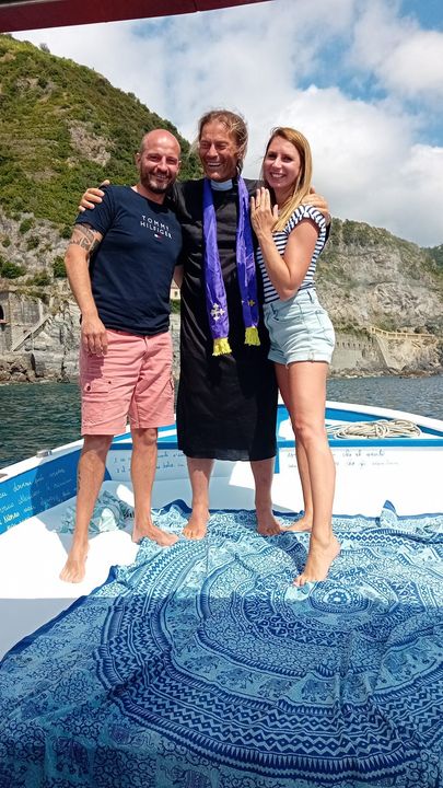 fidanzati a bordo escursioni in barca di Rosa dei venti Levanto