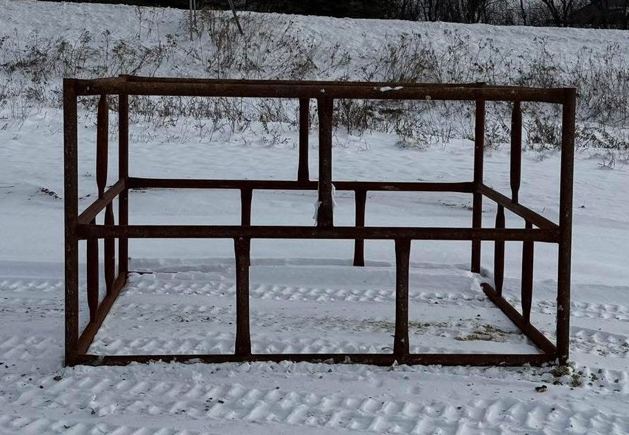 Bale Feeder Cattle