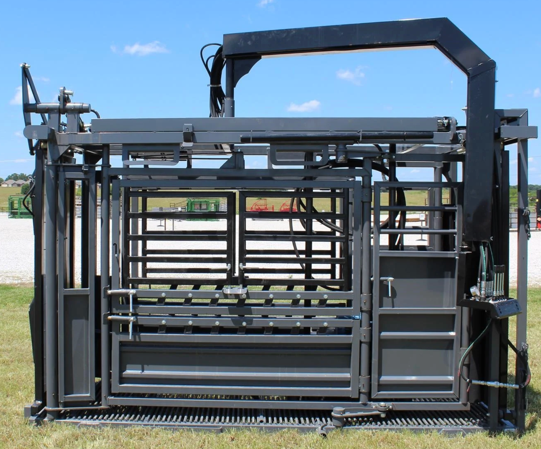 Rancher Hydraulic Cattle Chute