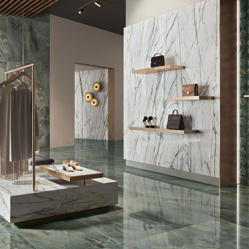 Showroom con pavimento in gres effetto pietra