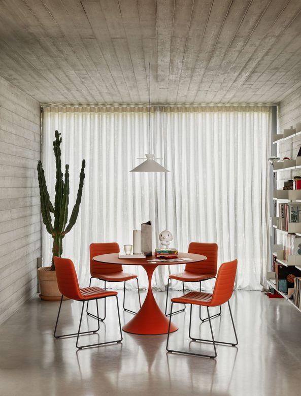Showroom ARREDI F.LLI NERO con ceramiche e arredo bagno