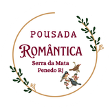 Logo da Pousada Romântica, Serra da Mata, Penedo RJ, em marrom e verde com flores e pássaros
