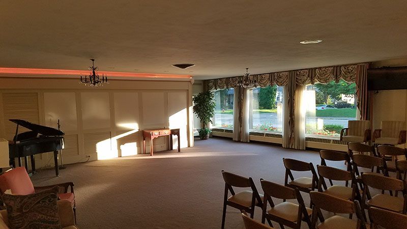 Schilling Funeral Home Il Viewing Room 3