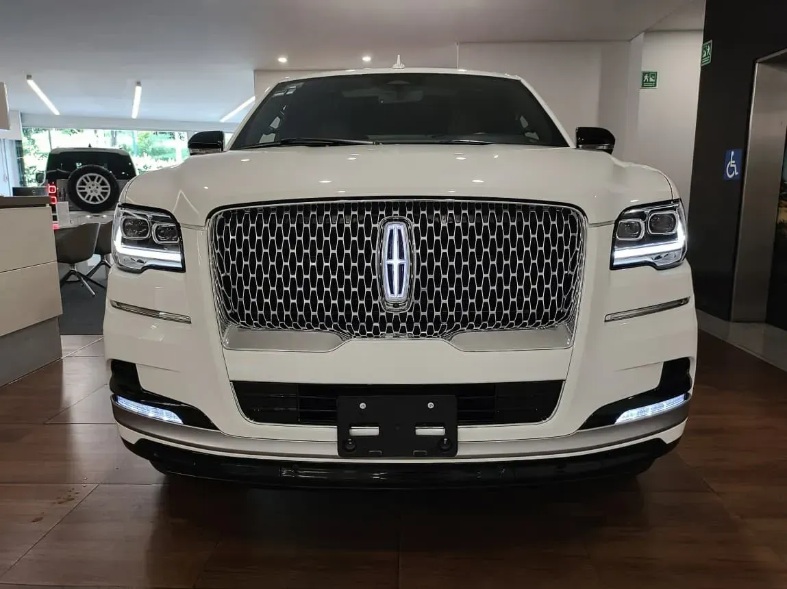 Lincoln Navigator 4x4 Reserve 3.5l 2023 Blanco