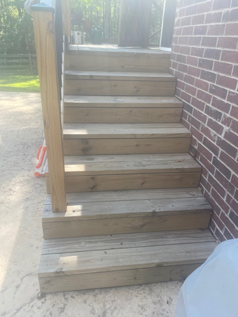 Deck Stainers in Little Rock & Central Arkansas Photo