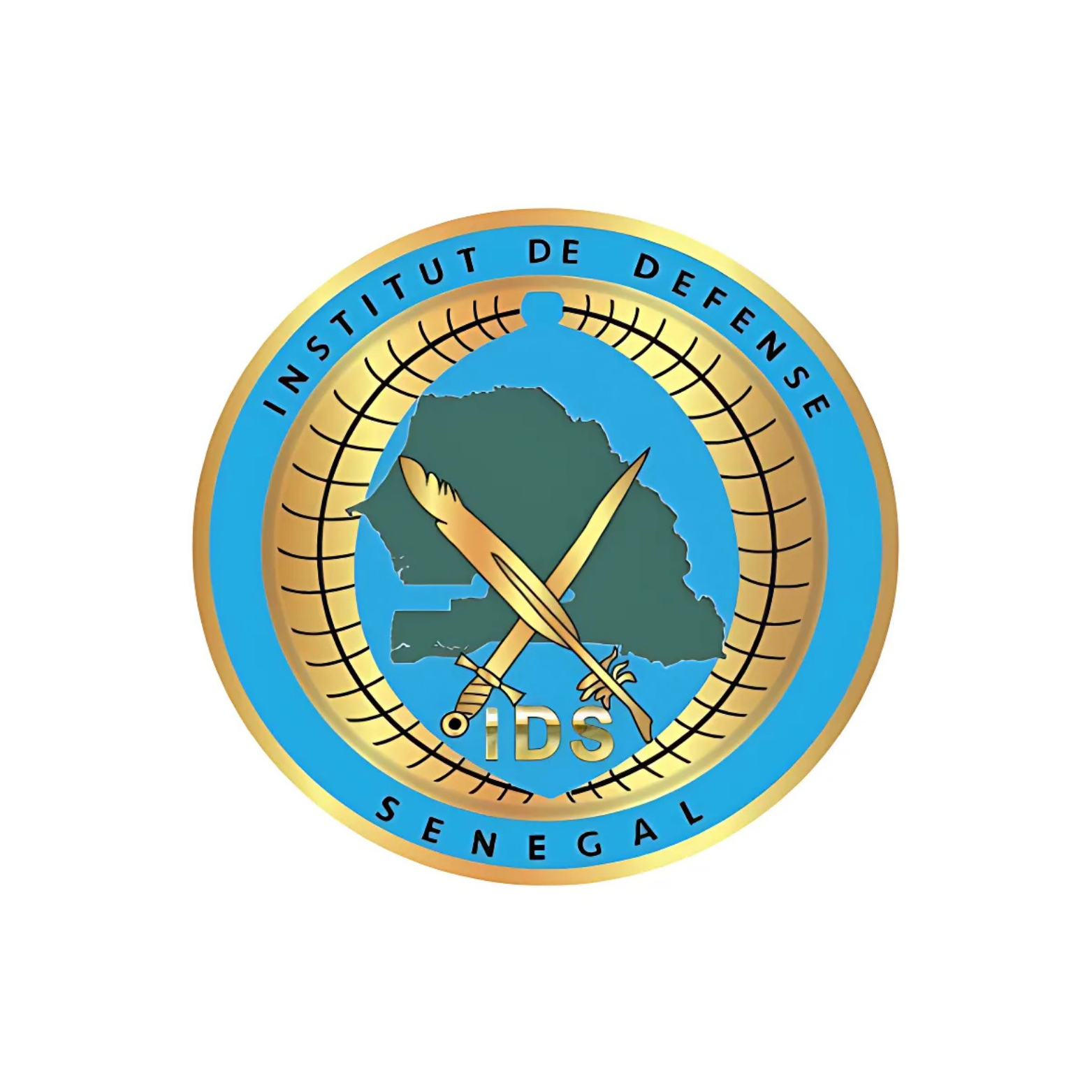 Logo de l'Institut de Défense du Sénégal. Il représente une carte du Sénégal avec des épées croisées, en bleu et or.