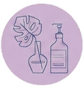 Cerchio color lavanda con disegni stilizzati di una foglia di monstera, un vaso e un flacone con dosatore.