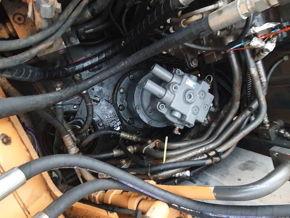 Auto Electrician Gympie Inspecting Hydraulic Motor