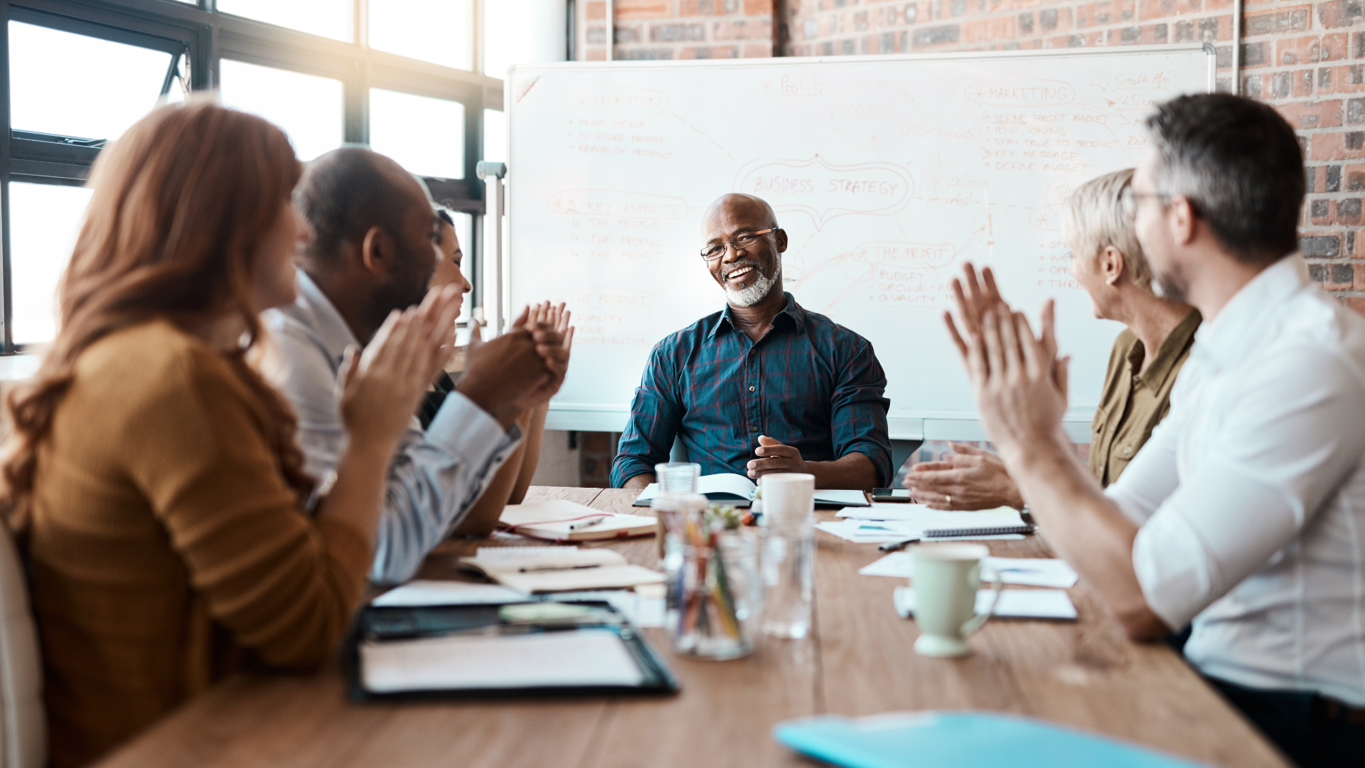 Discussion during a meeting with 5 members.