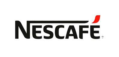 El logo de Nescafé es negro y rojo sobre un fondo blanco.