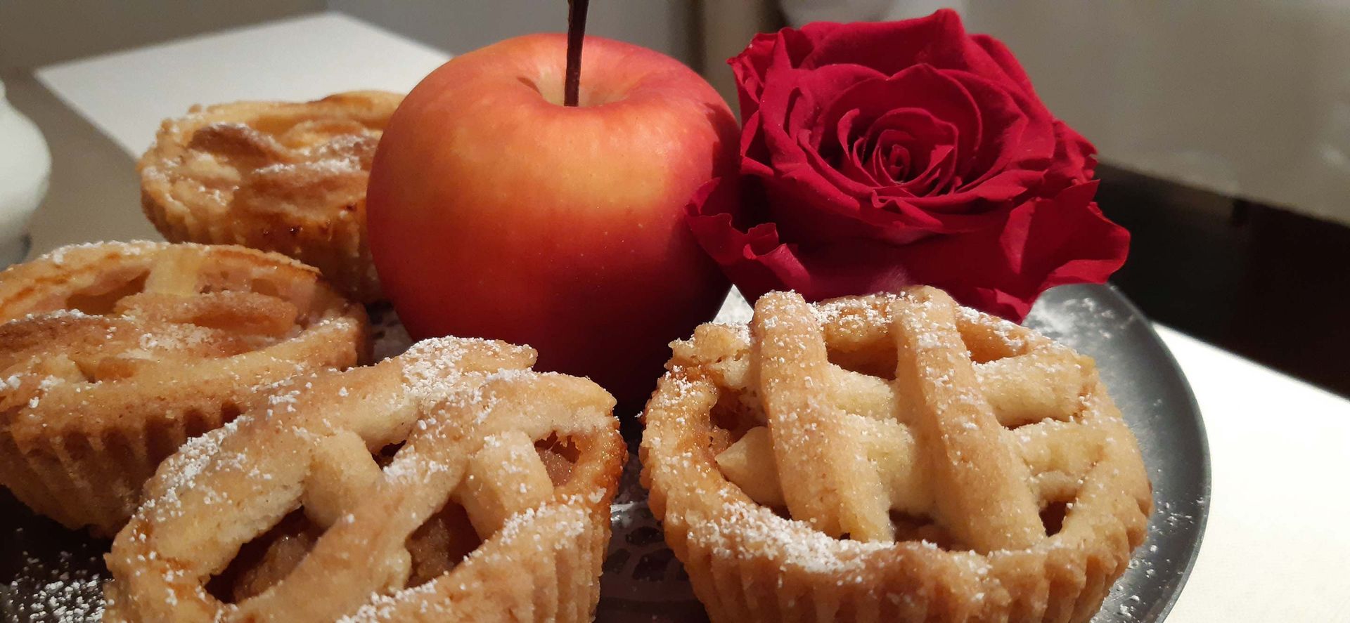 Leckere Apfelkuchen beim Frühstücksbuffet im Boutique Hotel Rosengarten Hamburg
