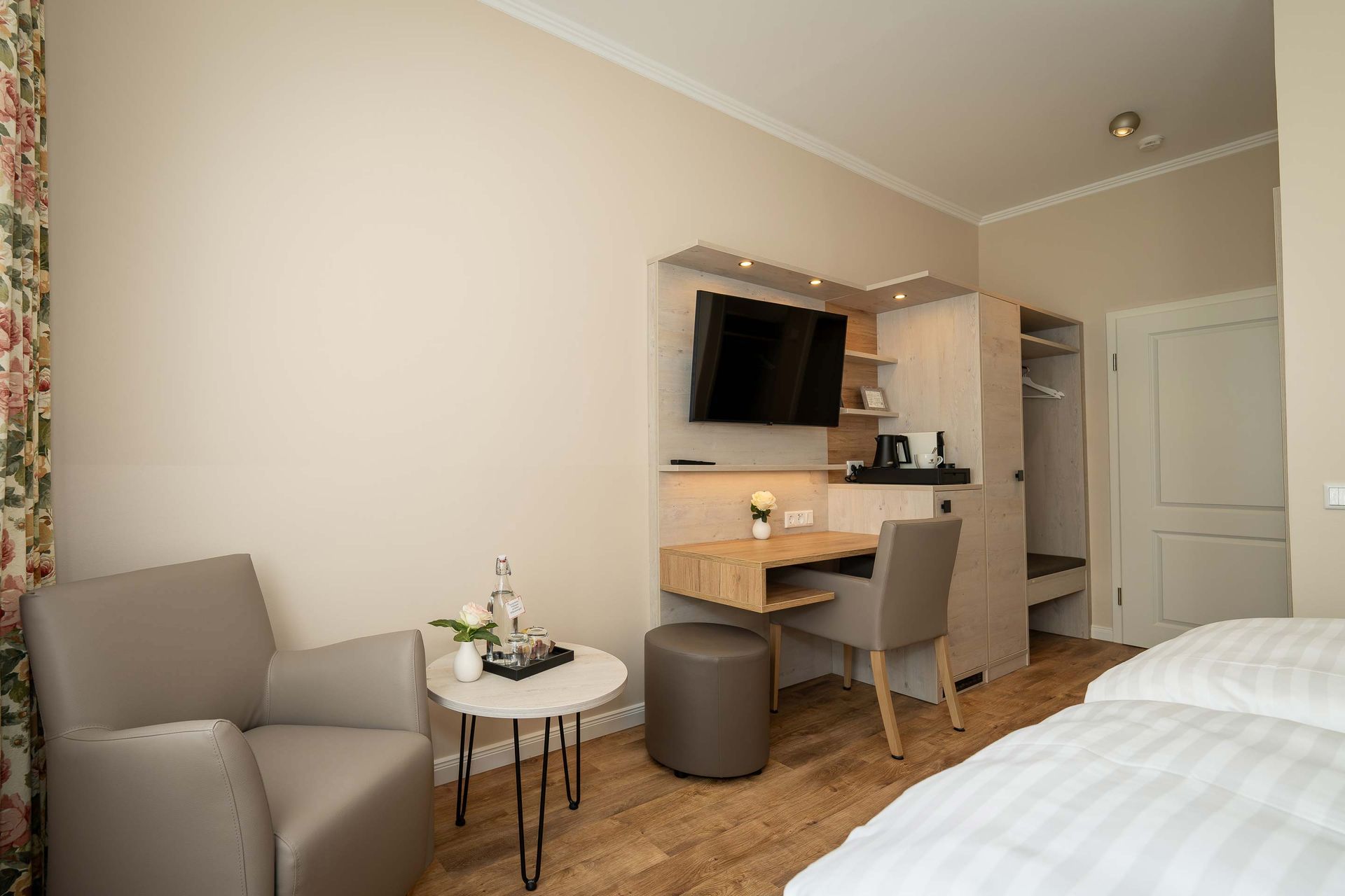 Moderne Doppelzimmer zum Garten in Hamburg Poppenbüttel