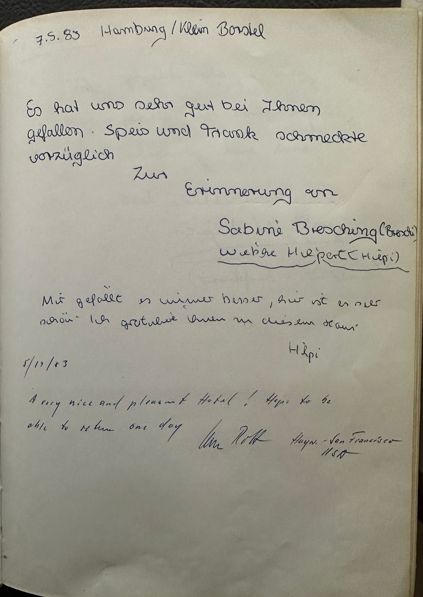 Handschriftliche Gästerückmeldungen im Gästebuch des Hotel Rosengarten in Hamburg
