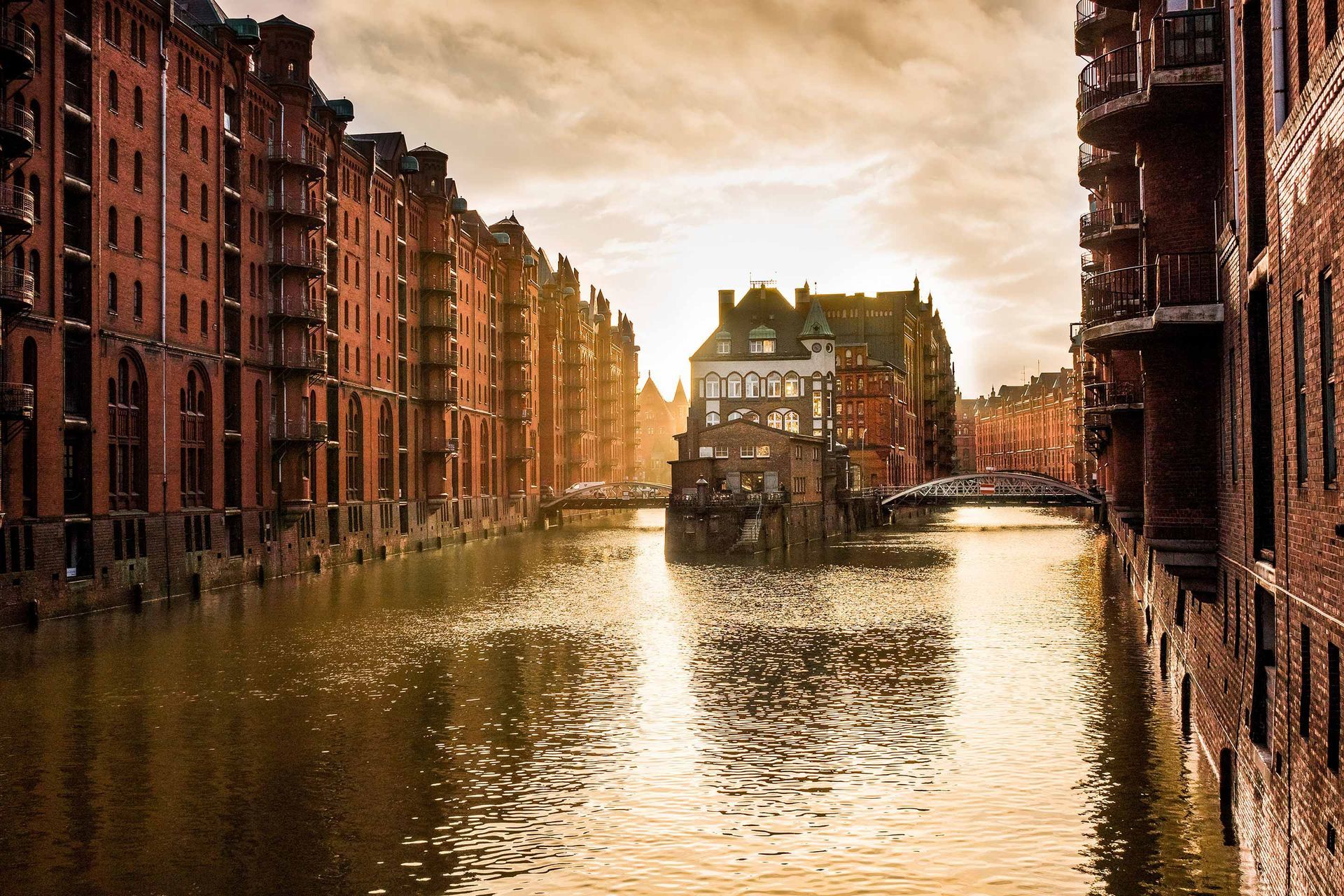 Die wunderschöne Speicherstadt von Hamburg entdecken, mit der S1 in 30 Minuten vom Boutique Hotel Rosengarten
