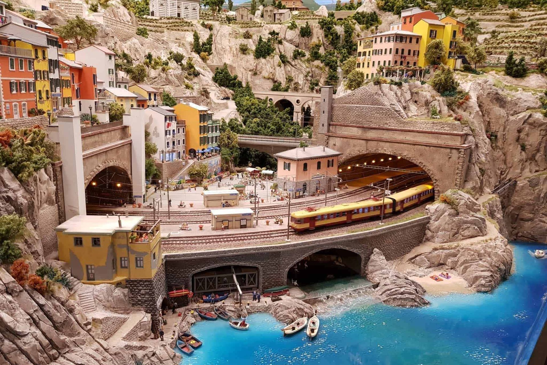 Tagesausfluge in die Innenstadt und das MiniaturWunderland vom Boutique Hotel Rosengarten aus unternehmen