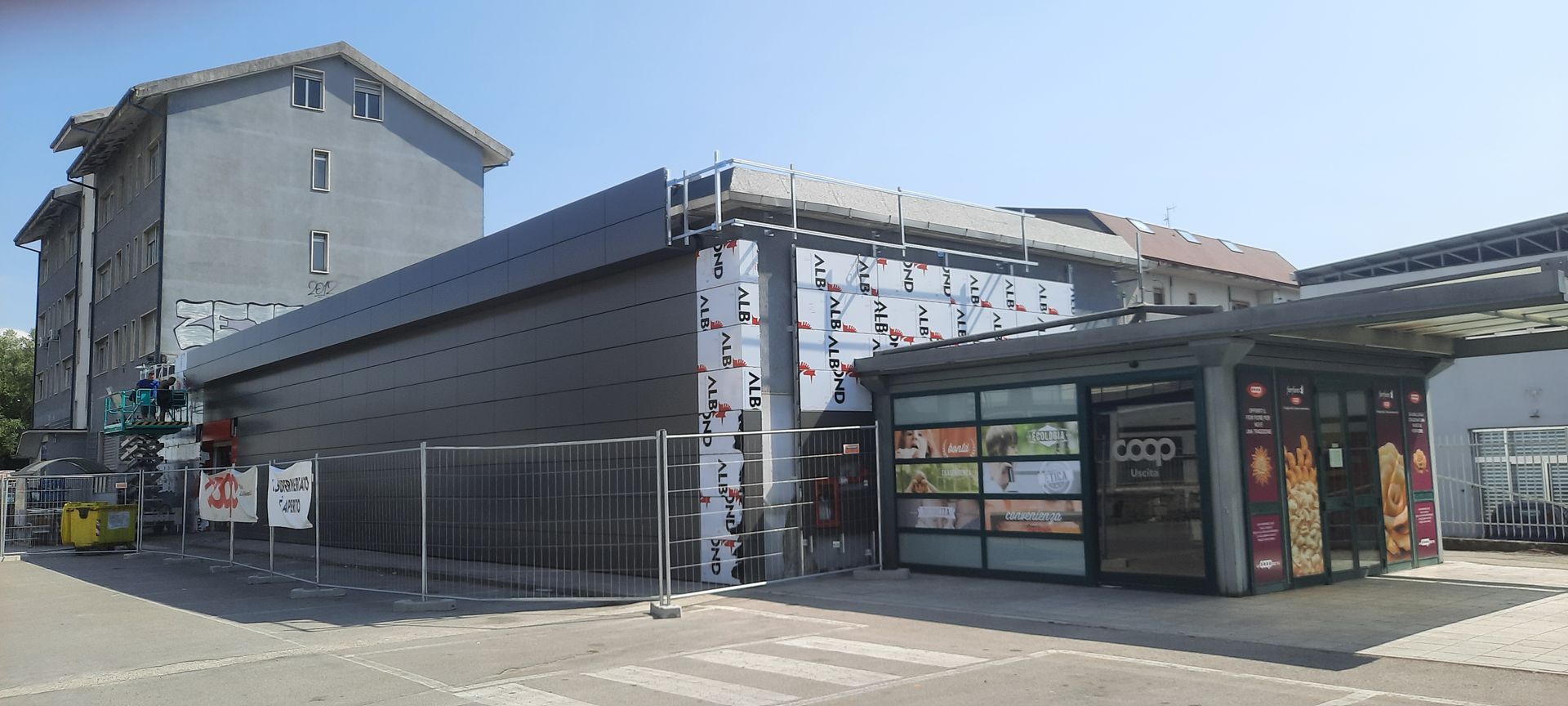 RIVESTIMENTO METALLICO DI FACCIATA IN ALLUMINIO COMPOSITO
