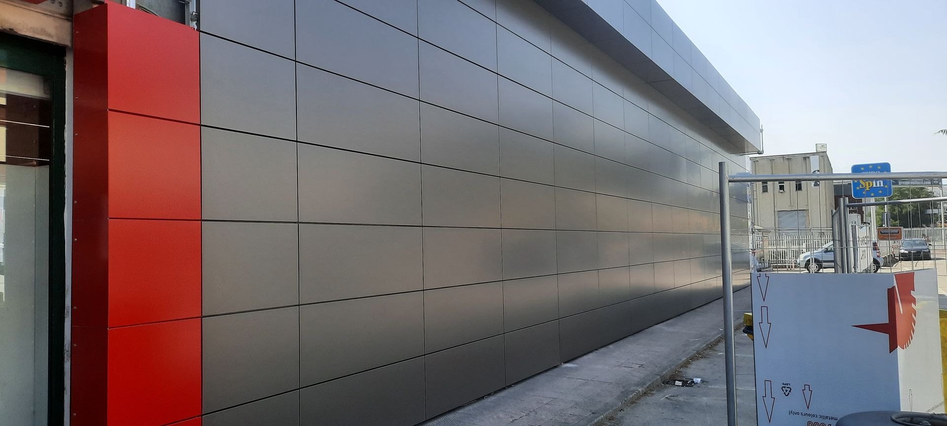 RIVESTIMENTO METALLICO DI FACCIATA IN ALLUMINIO COMPOSITO