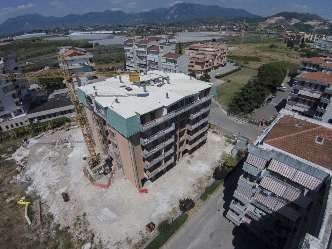 IMPERMEABILIZZAZIONE DI COPERTURA CON MANTO SINTETICO