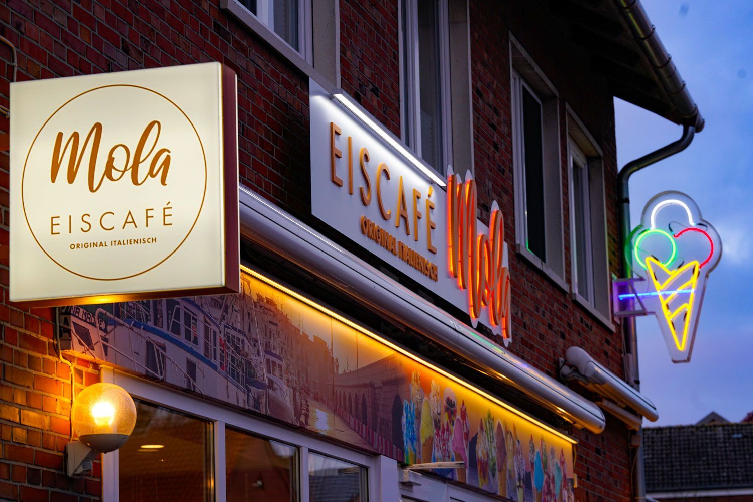 Außenansicht Eiscafé Mola Außenansicht Eiscafé Mola
