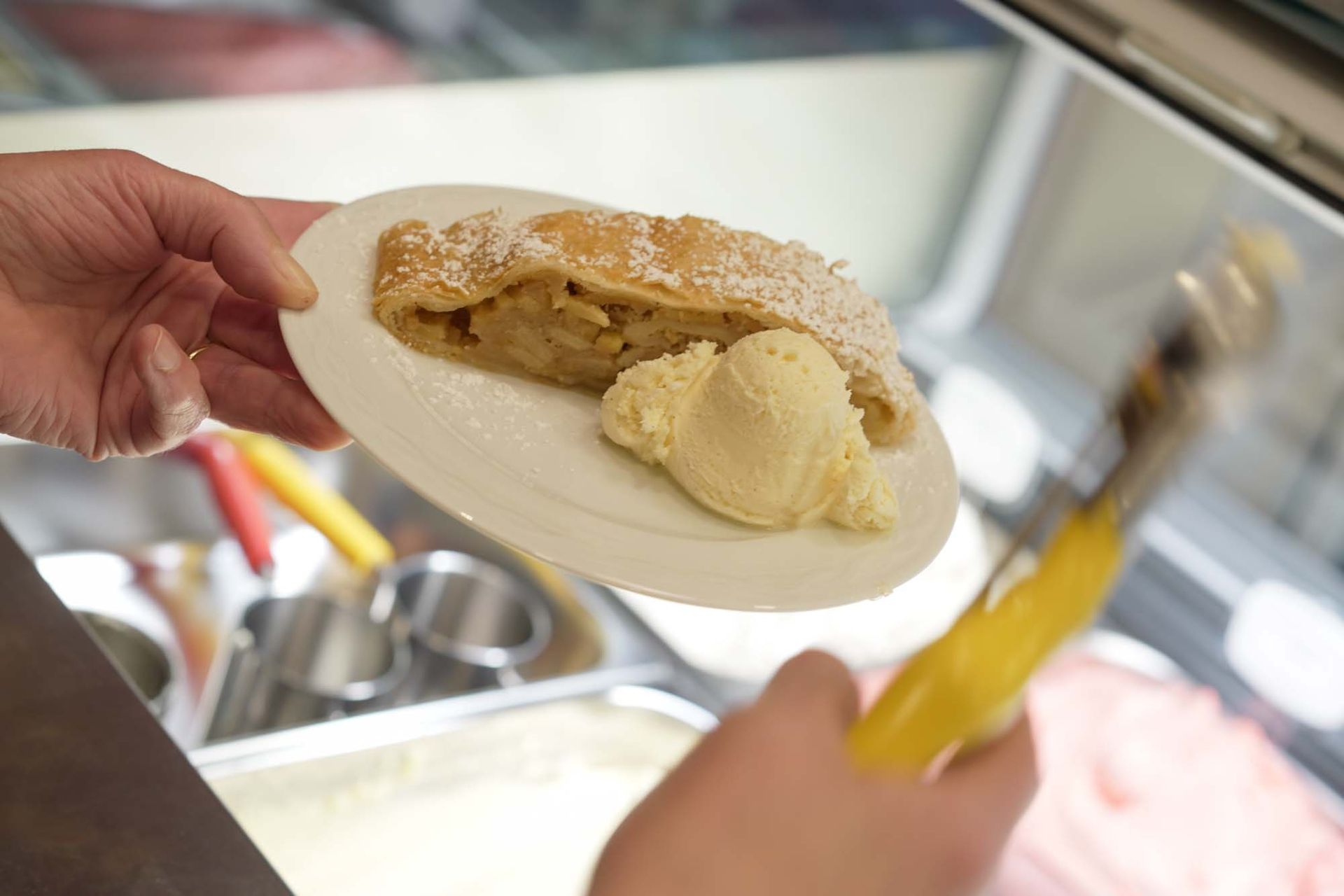Kuchenimpressionen Eiscafé Mola