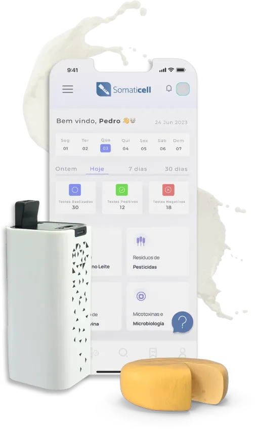 Tela de aplicativo de smartphone ao lado de um purificador de ozônio compacto branco e uma fatia de fruta amarela.