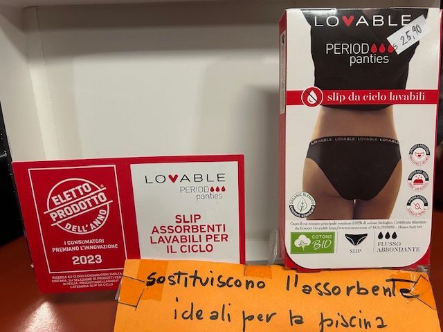 Scatola di mutandine mestruali