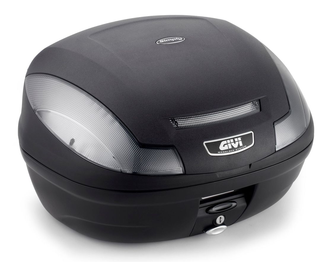 Un bauletto per moto Givi nero con coperchio trasparente