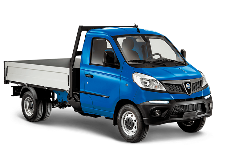 Un camion blu con un cassone bianco su uno sfondo bianco.