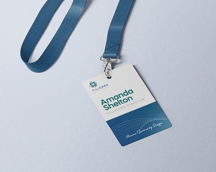 A name tag with the name amanda shelton on it