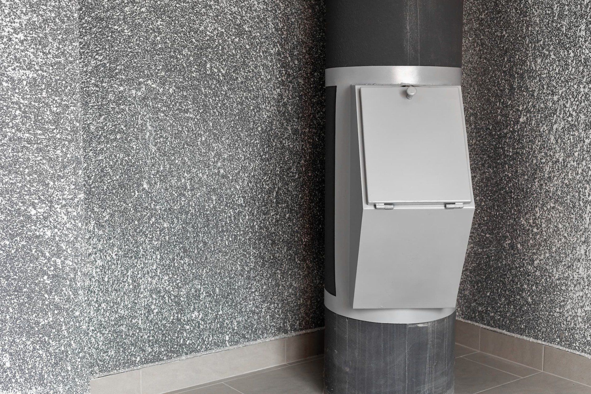 Commercial Trash Compactor Cleaning