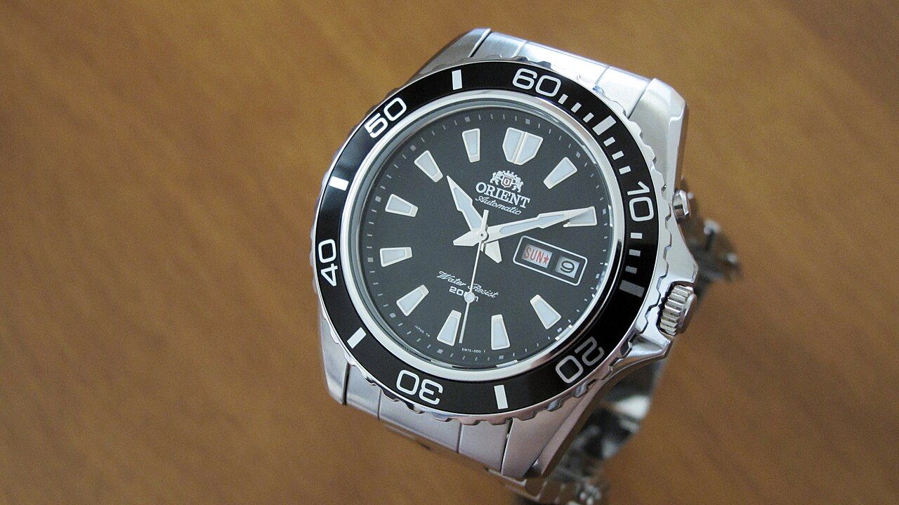 An Orient 'New Mako' 200m automatic diver (ref. CEM75001B), showing the rotating bezel and bold lumed dial typical of Orient's affordable divers.