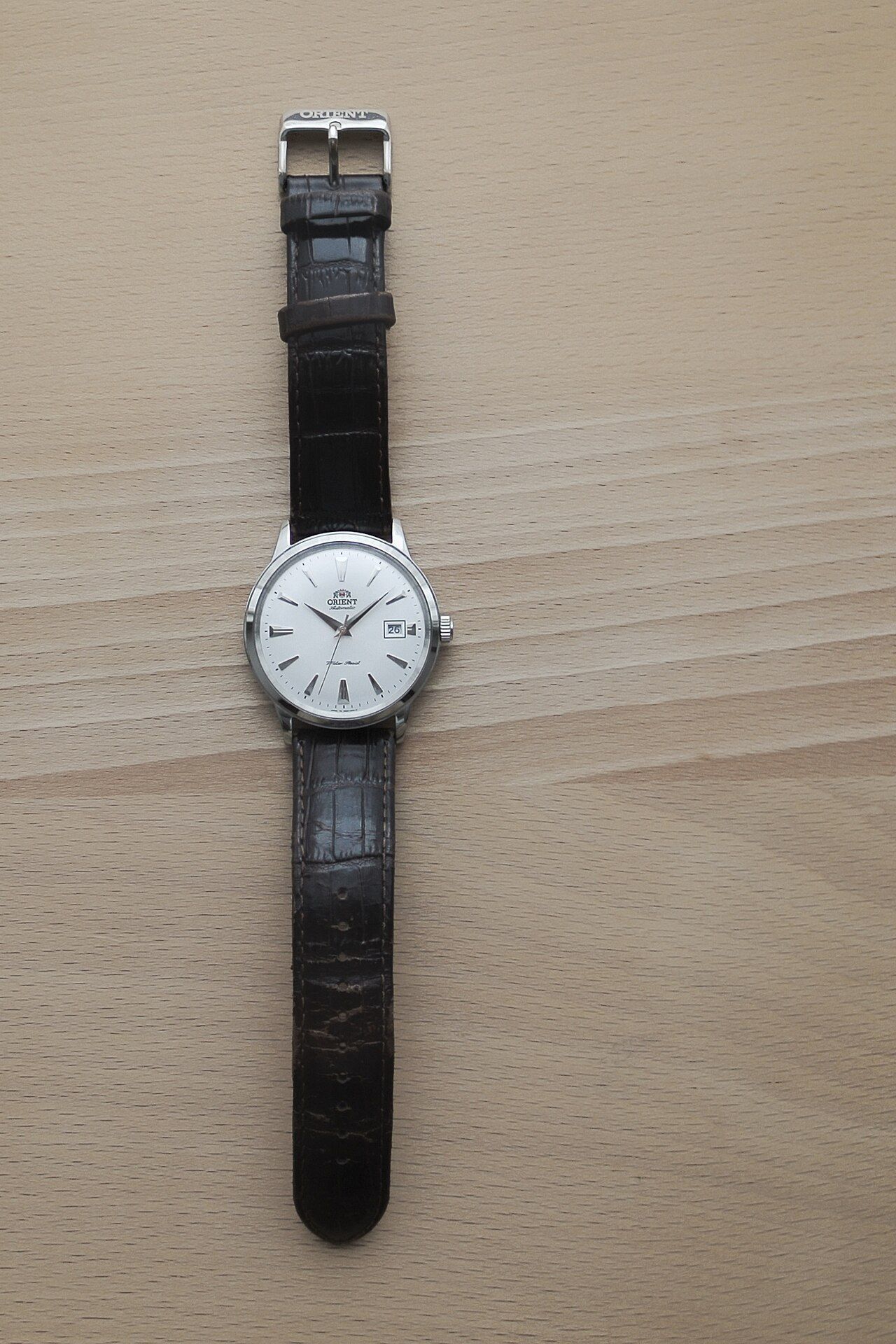 An Orient Bambino (ref. ER24005W), the domed-crystal dress watch that became one of the most recommended affordable mechanical watches.