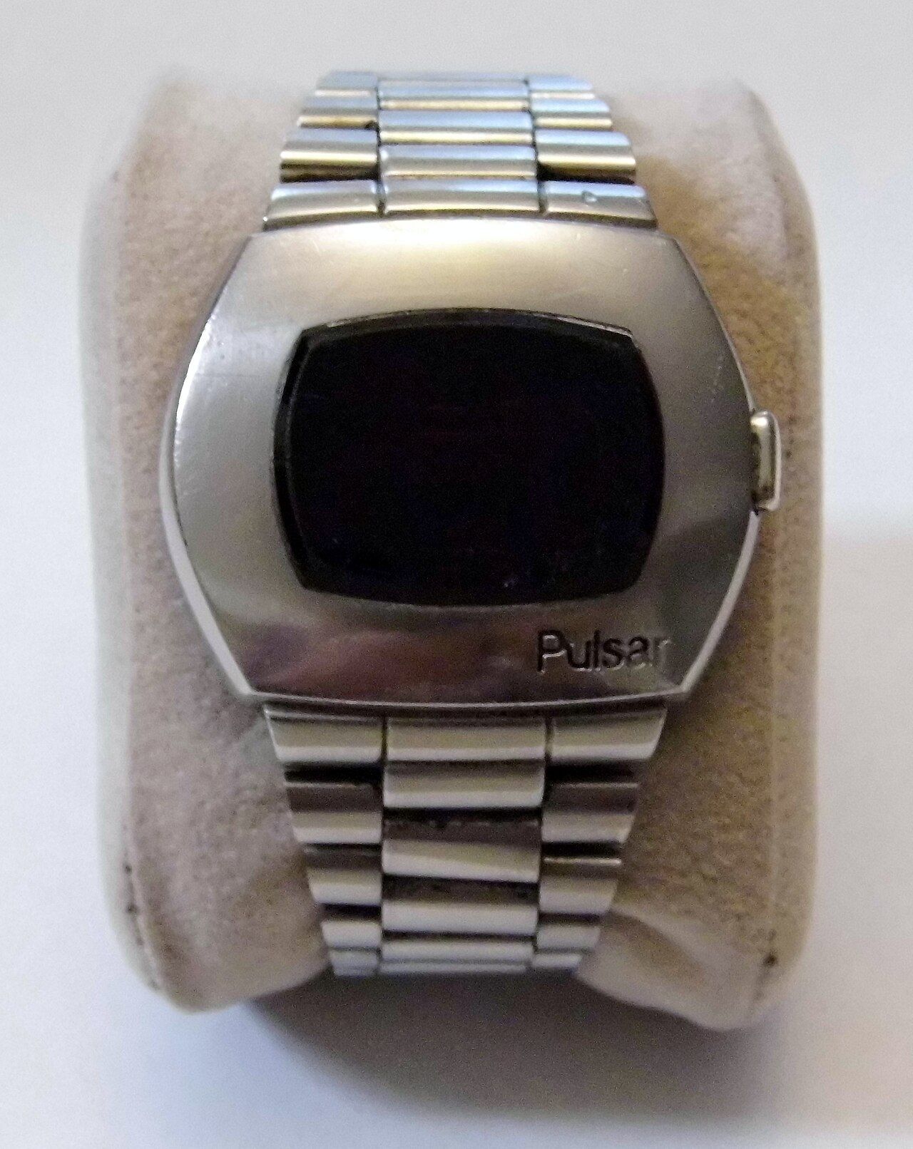 Hamilton Pulsar P2 Time Computer LED watch from Live and Let Die