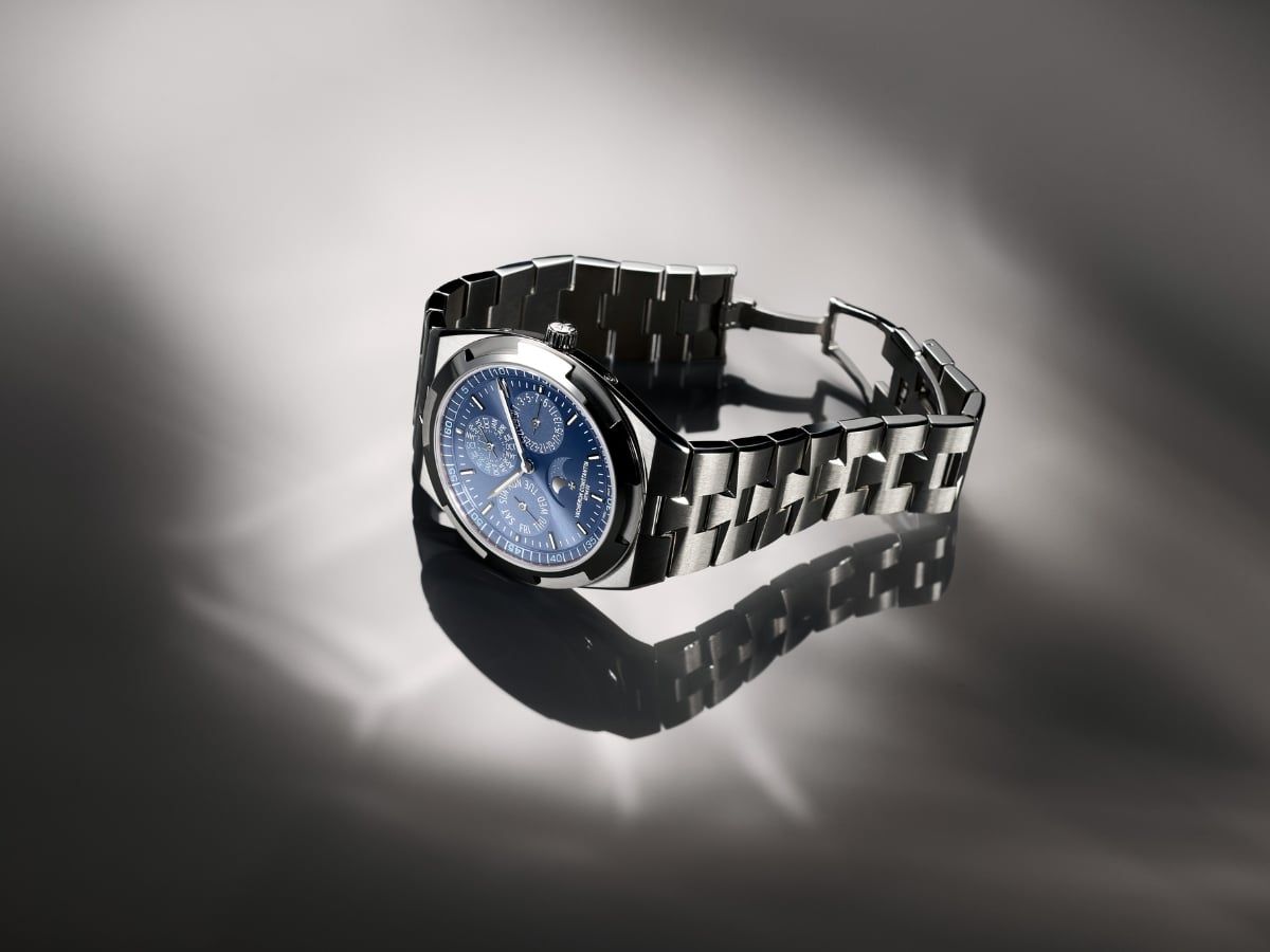 Vacheron Constantin Overseas Perpetual Calendar Ultra-Thin 30th Anniversary in white gold with azure dial, 2026