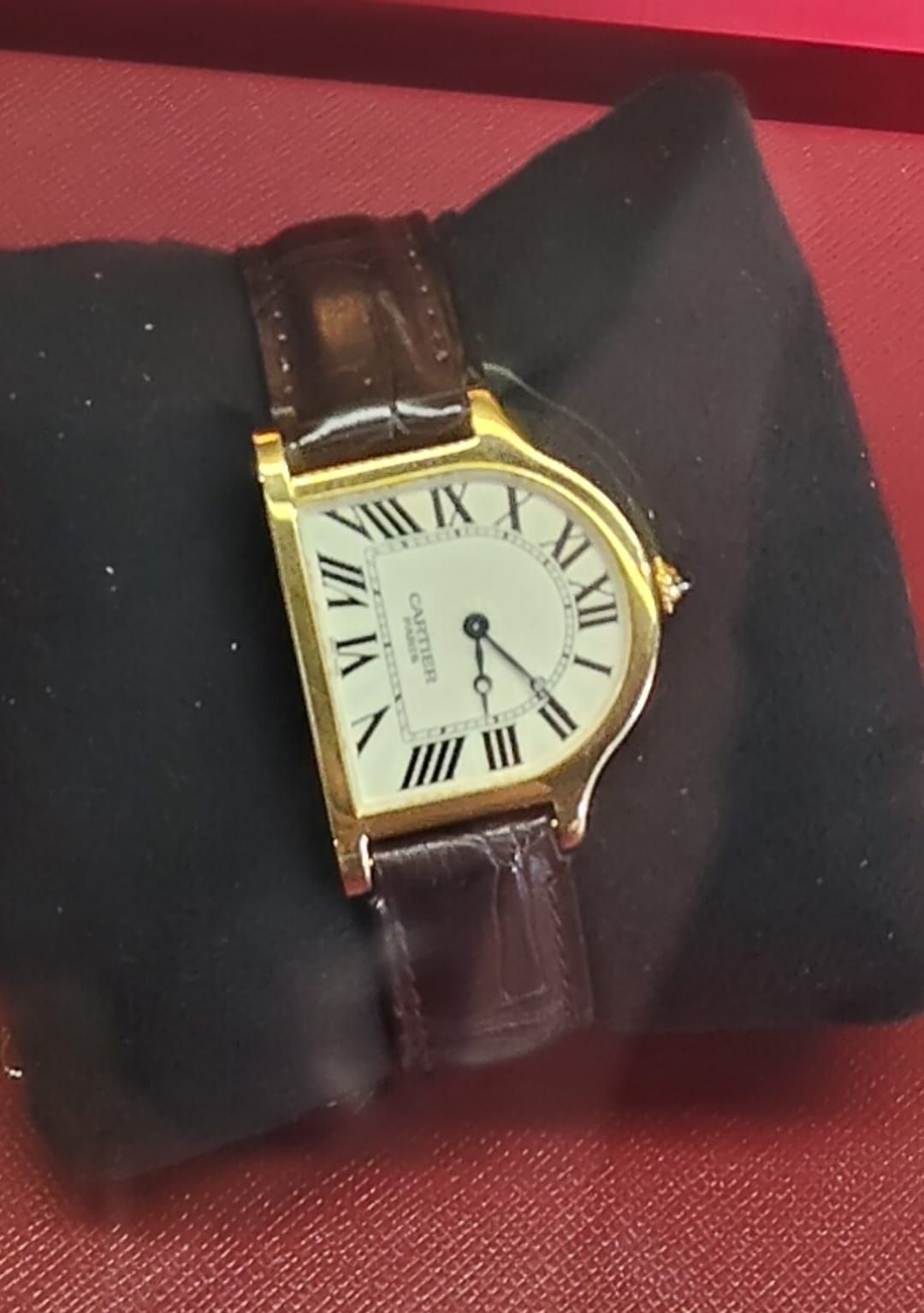 Cartier Cloche ref. 2841