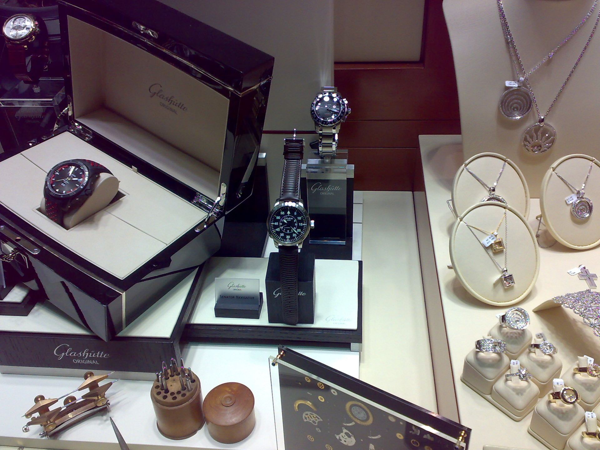 Glashütte Original watches group display