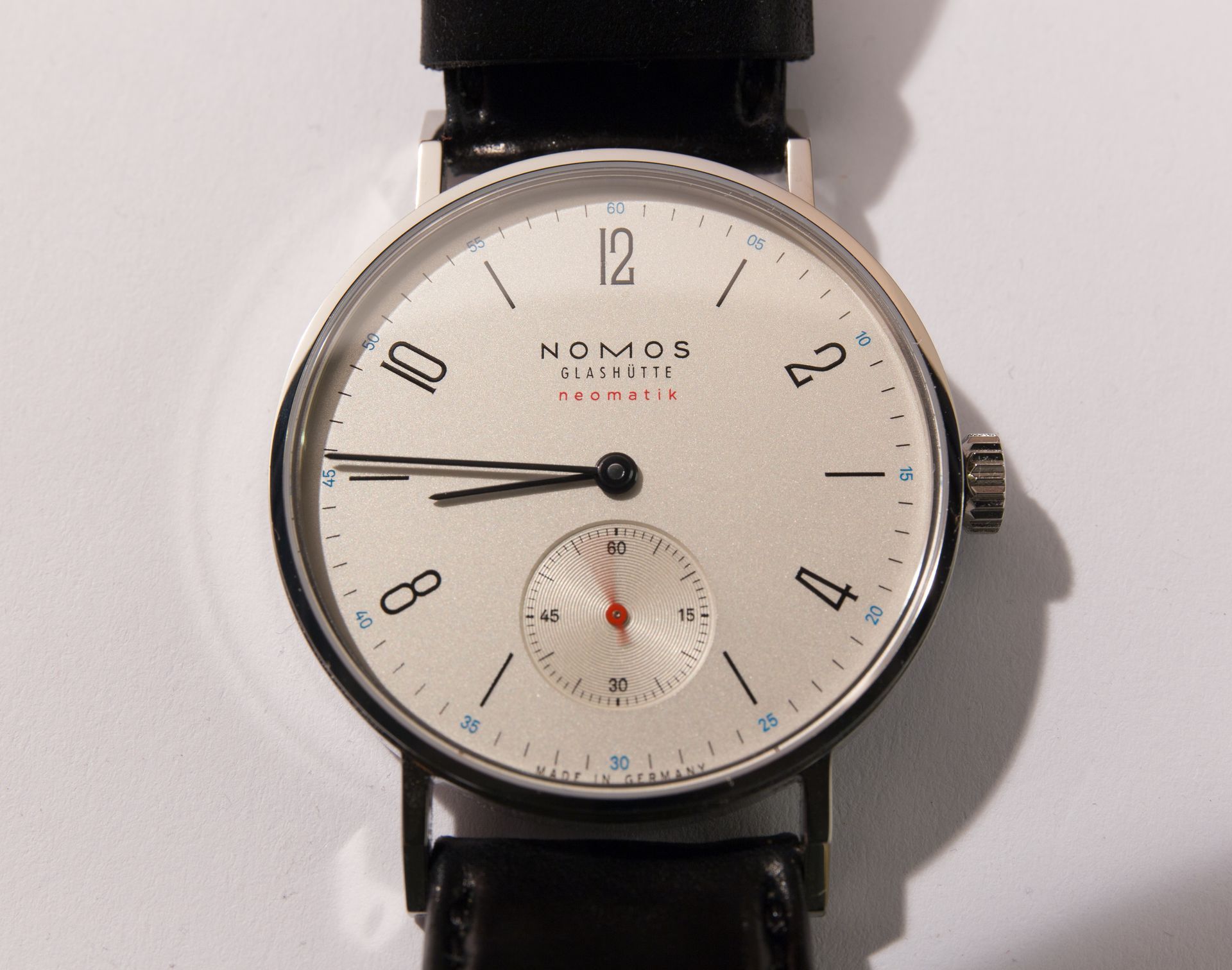 Nomos Tangente neomatik with in-house automatic movement