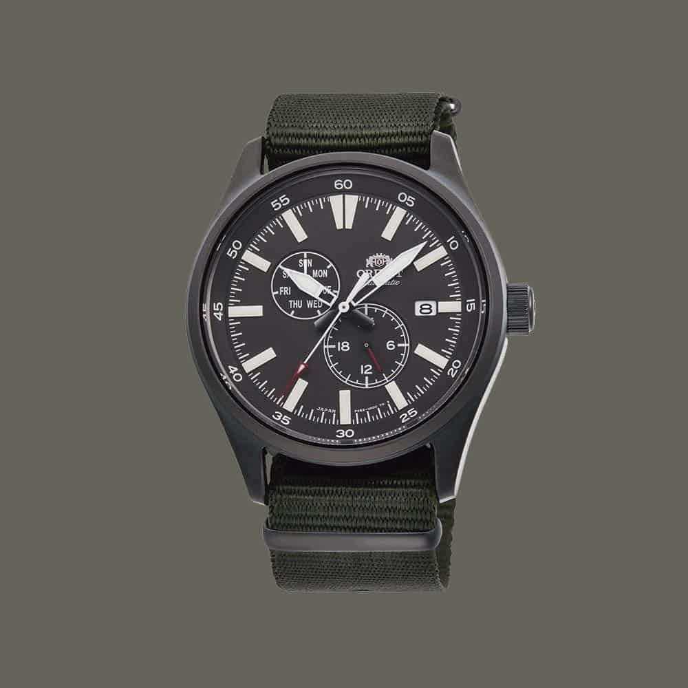 The Orient Defender Gen 2 (ref. RA-AK0403N), with its grey dial, day display at 10 o'clock, 24-hour subdial at 5 o'clock and date window.