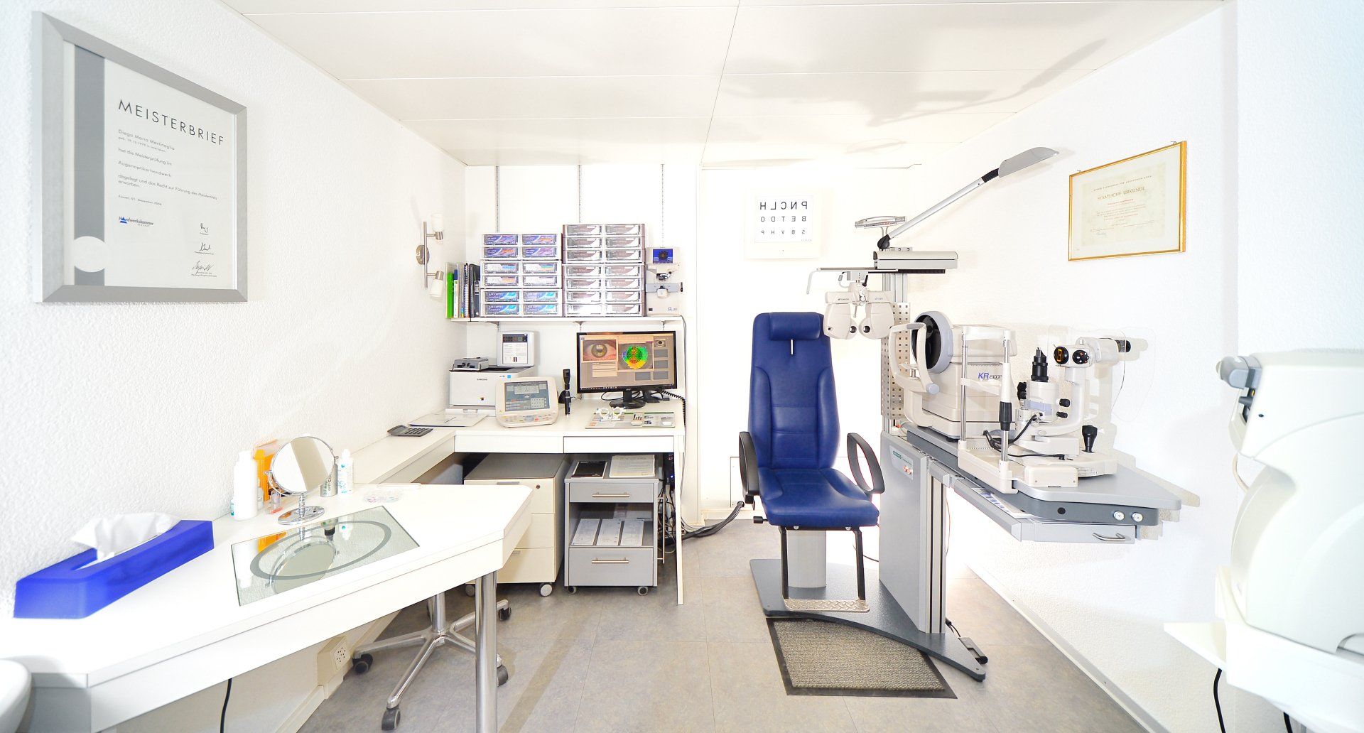 Sehtest / Augencheck / refraktionsraum Martinaglia Optik AG